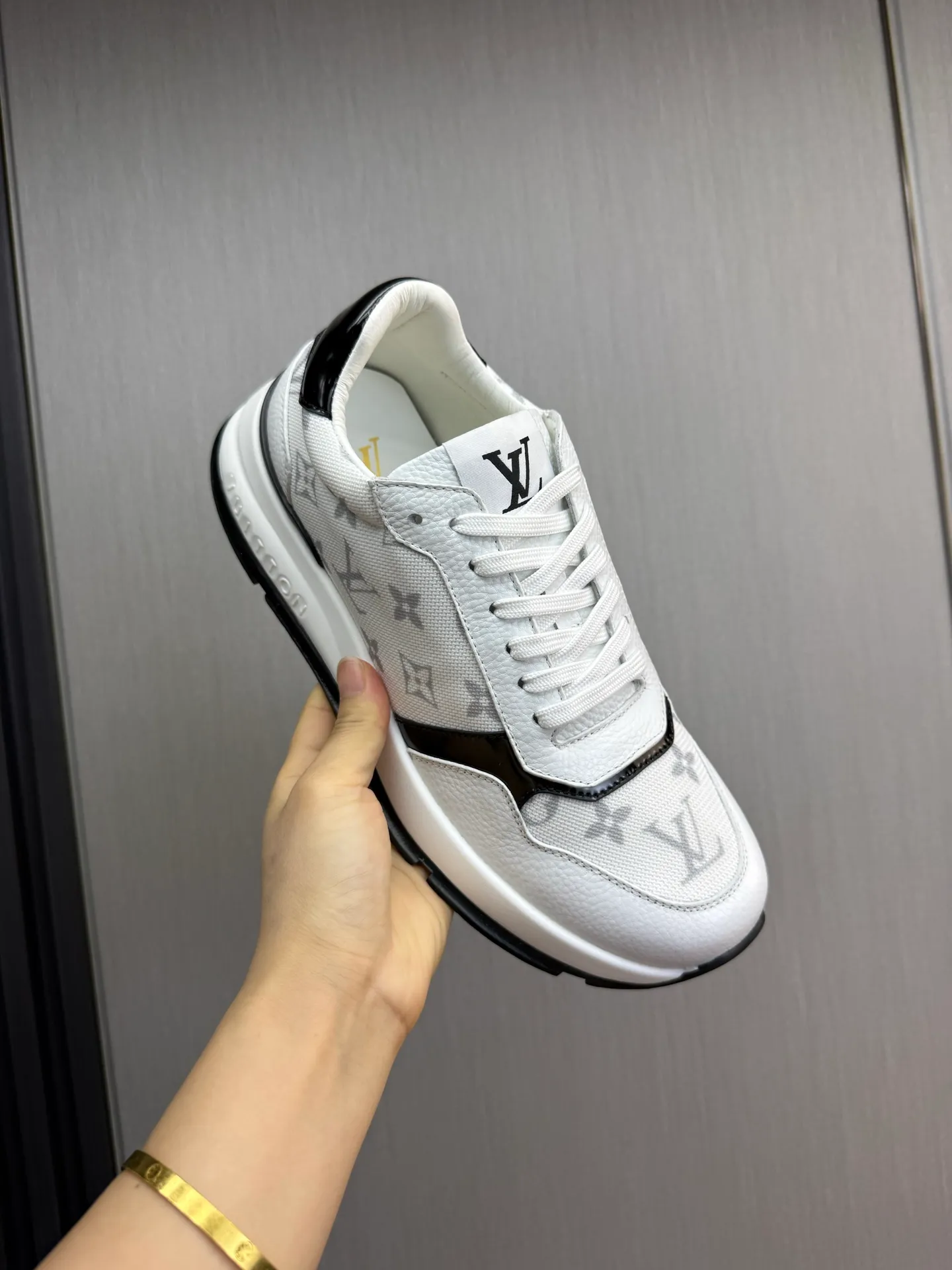 Men's shoes 💰800💰 LOUIS VUITTON [Luden Yiwei] Brand new trendy Lv is on the market 🎁, casual and fashionable men's shoes 👟Original 1:1 shipment✅ The upper is made of imported brand leather + cowhide lining, the original wear-resistant rubber outsole, the version is simple and elegant, exclusive for trendy men. 38-44 (customized at 38.45)